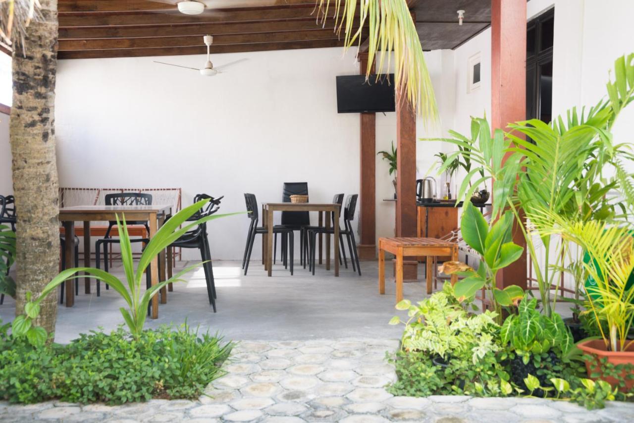 Palm Gate Maldives Hotell Thulusdhoo Eksteriør bilde